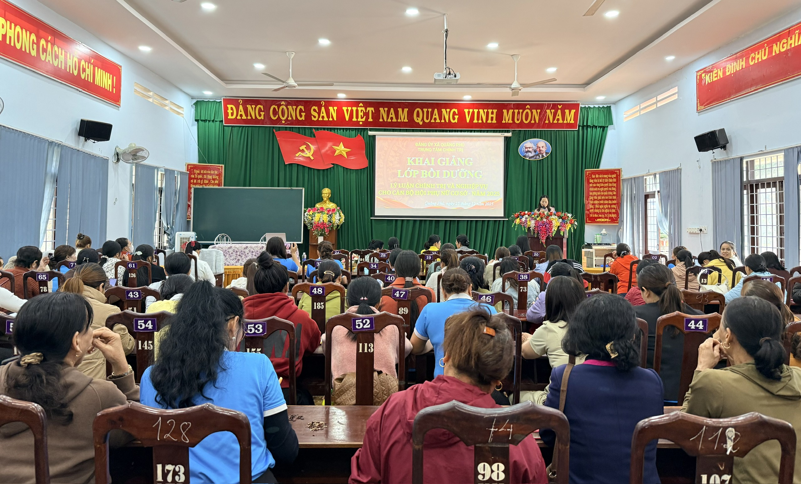 Quang cảnh lớp bồi dưỡng